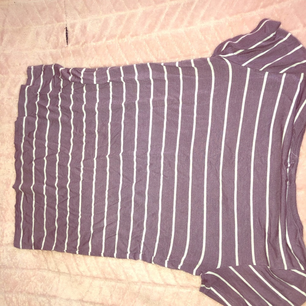 Cross cross front purple and whit tee